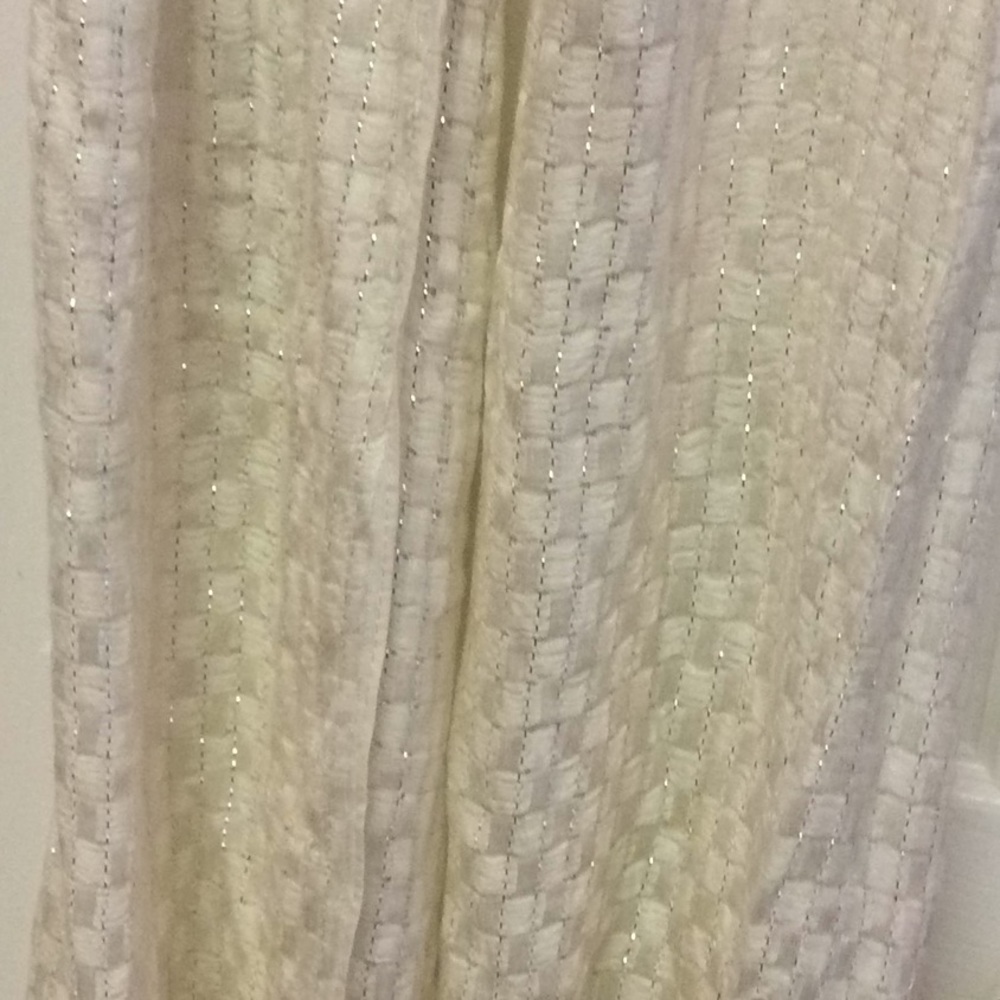 2/$11 Pretty scarf - Picture 4 of 5
